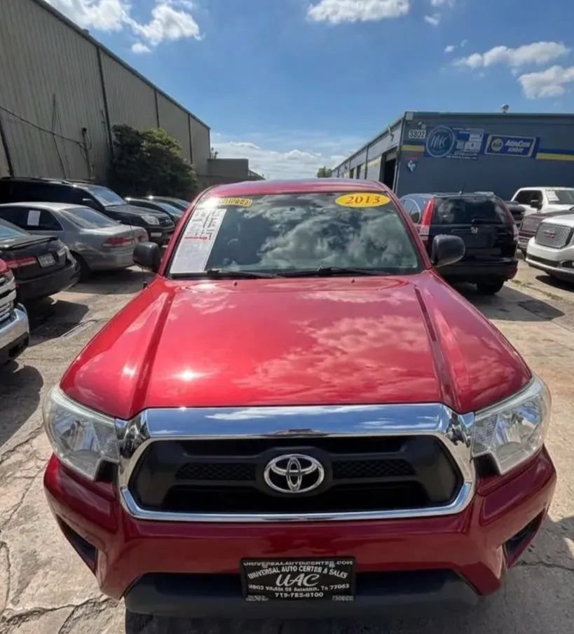 Used 2013 Toyota Tacoma PreRunner w/ SR5 Pkg RWD image 2