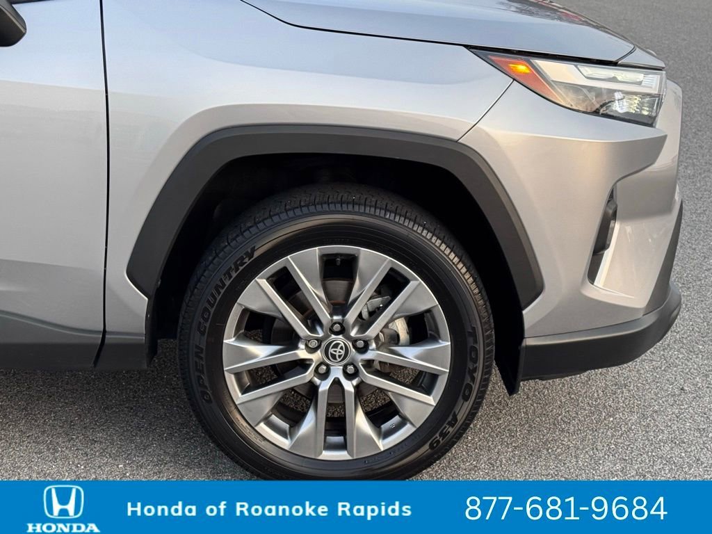 Used 2023 Toyota RAV4 XLE Premium image 41