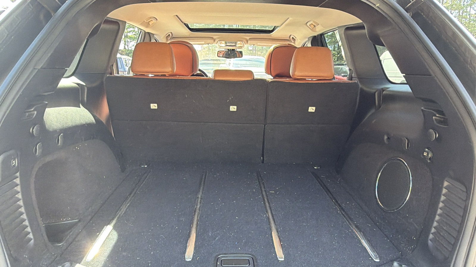 Used 2012 Jeep Grand Cherokee Overland Summit RWD image 13