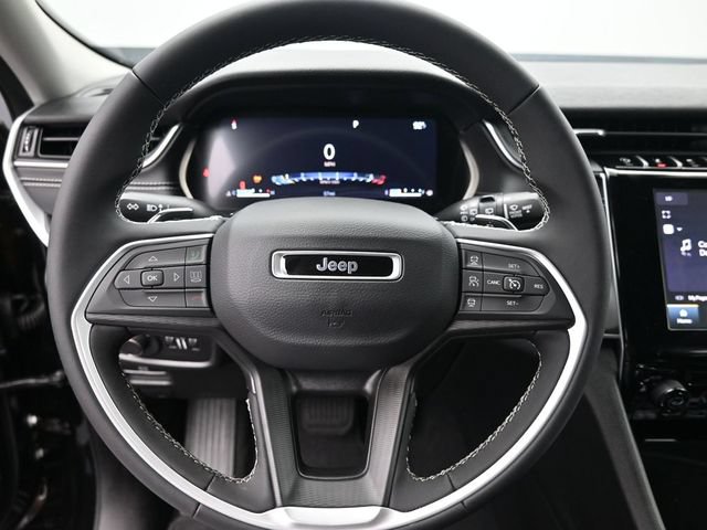 Used 2024 Jeep Grand Cherokee Laredo X AWD/4WD image 26