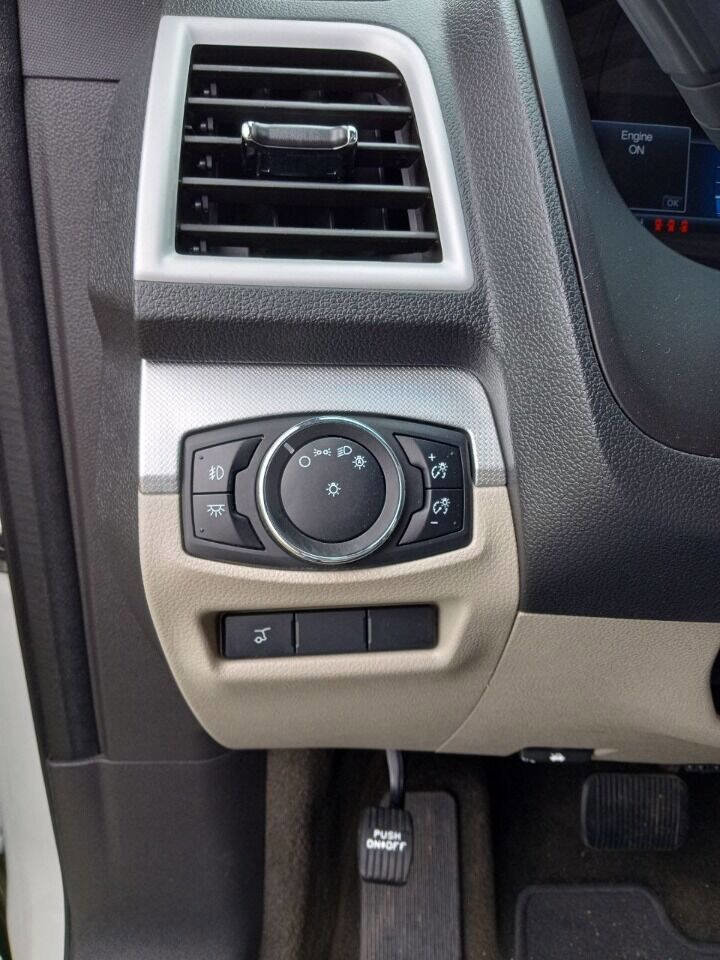 Used 2014 Ford Explorer XLT w/ Equipment Group 202A FWD image 22
