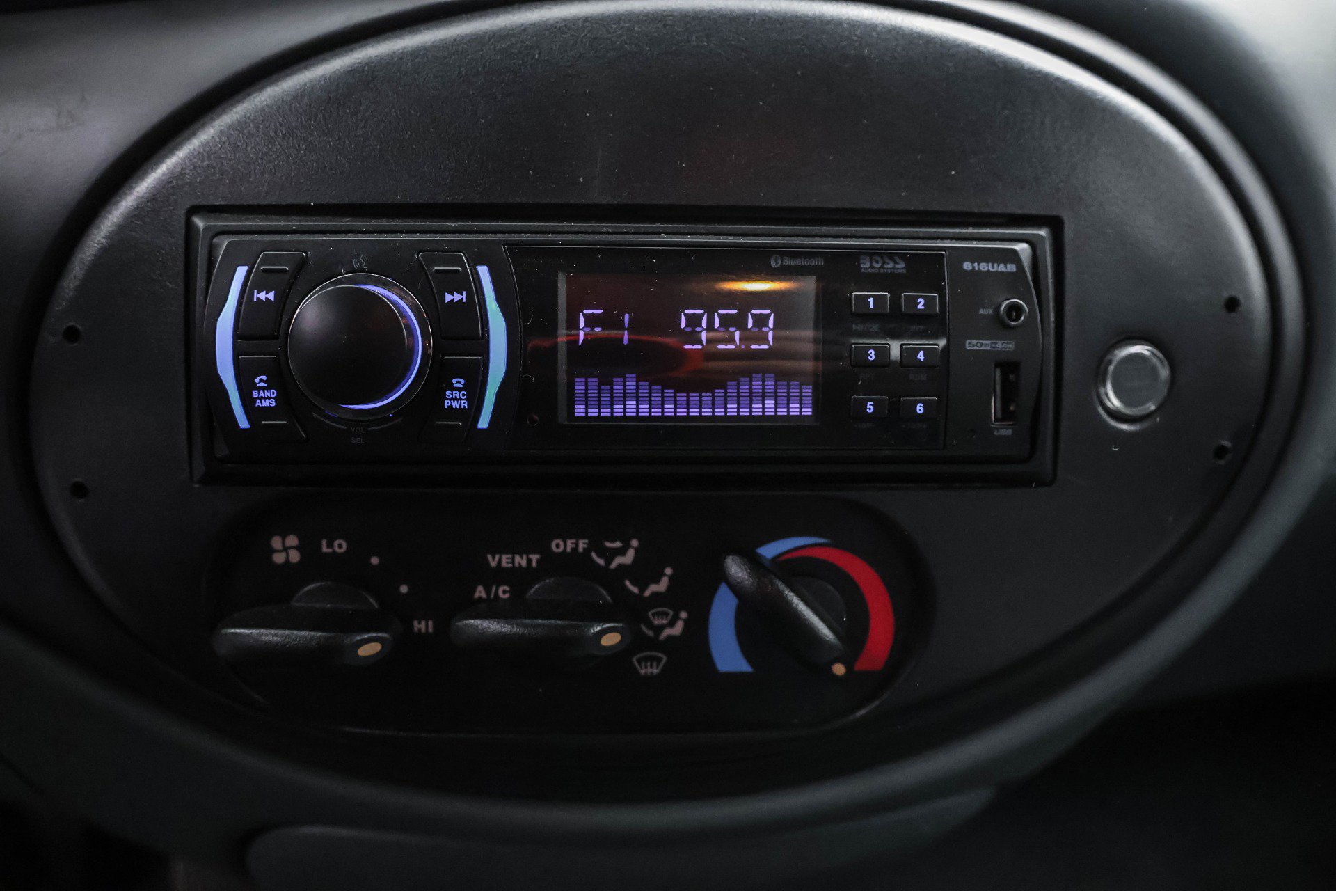 Used 1997 Ford Taurus GL image 12