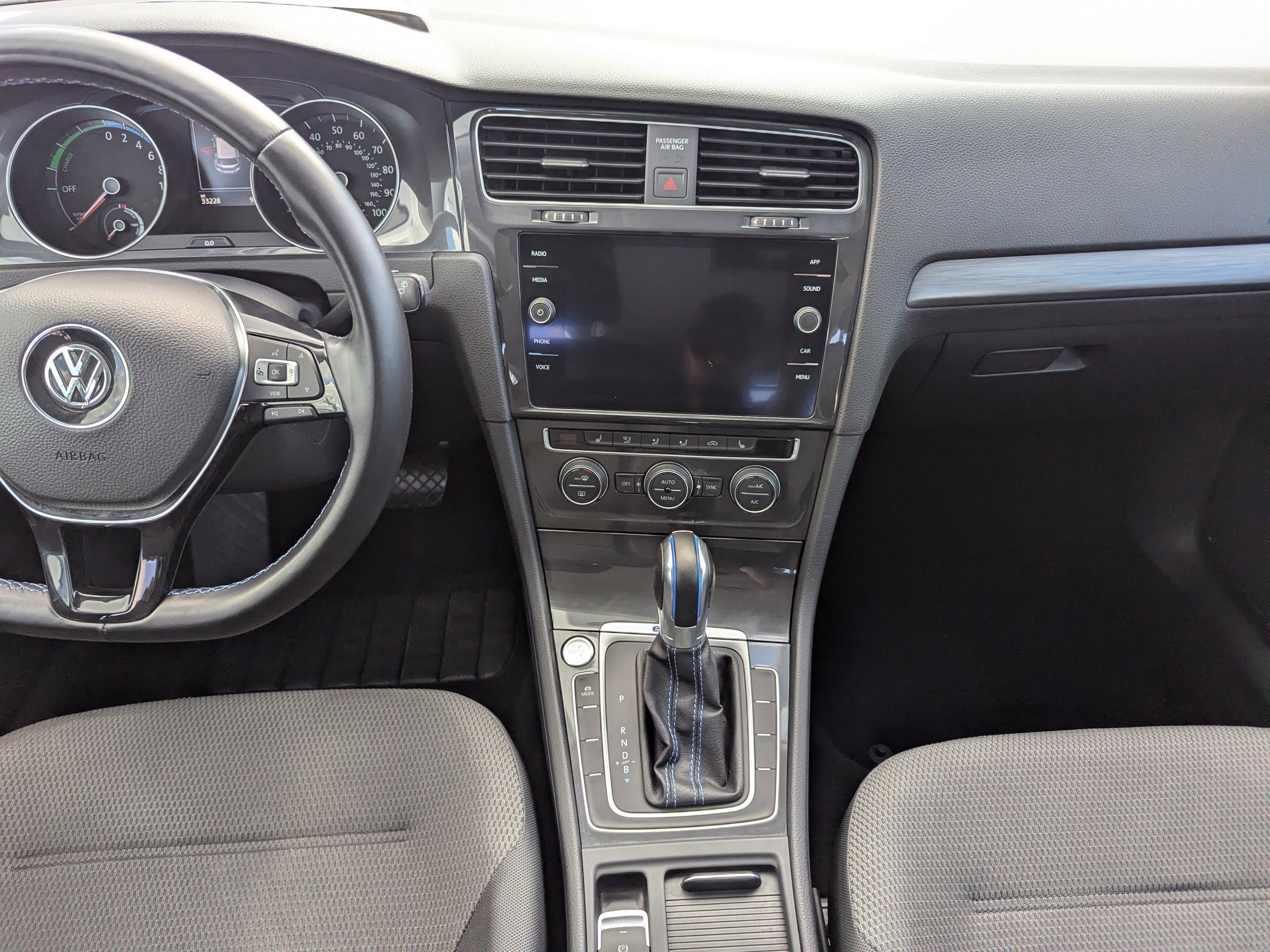 Used 2019 Volkswagen e-Golf SE w/ Driver Assistance Package image 14