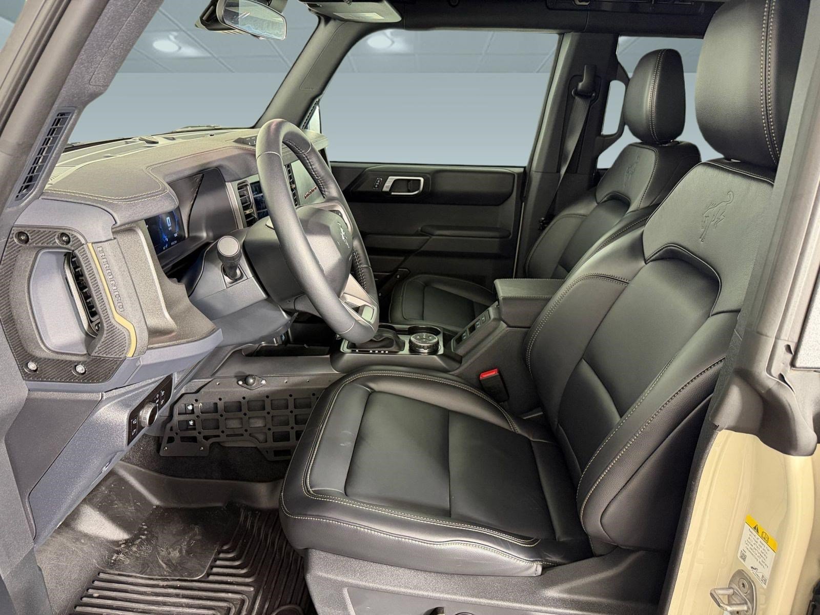 Used 2025 Ford Bronco Badlands AWD/4WD image 5