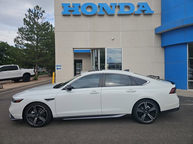 Used 2023 Honda Accord Sport image 2