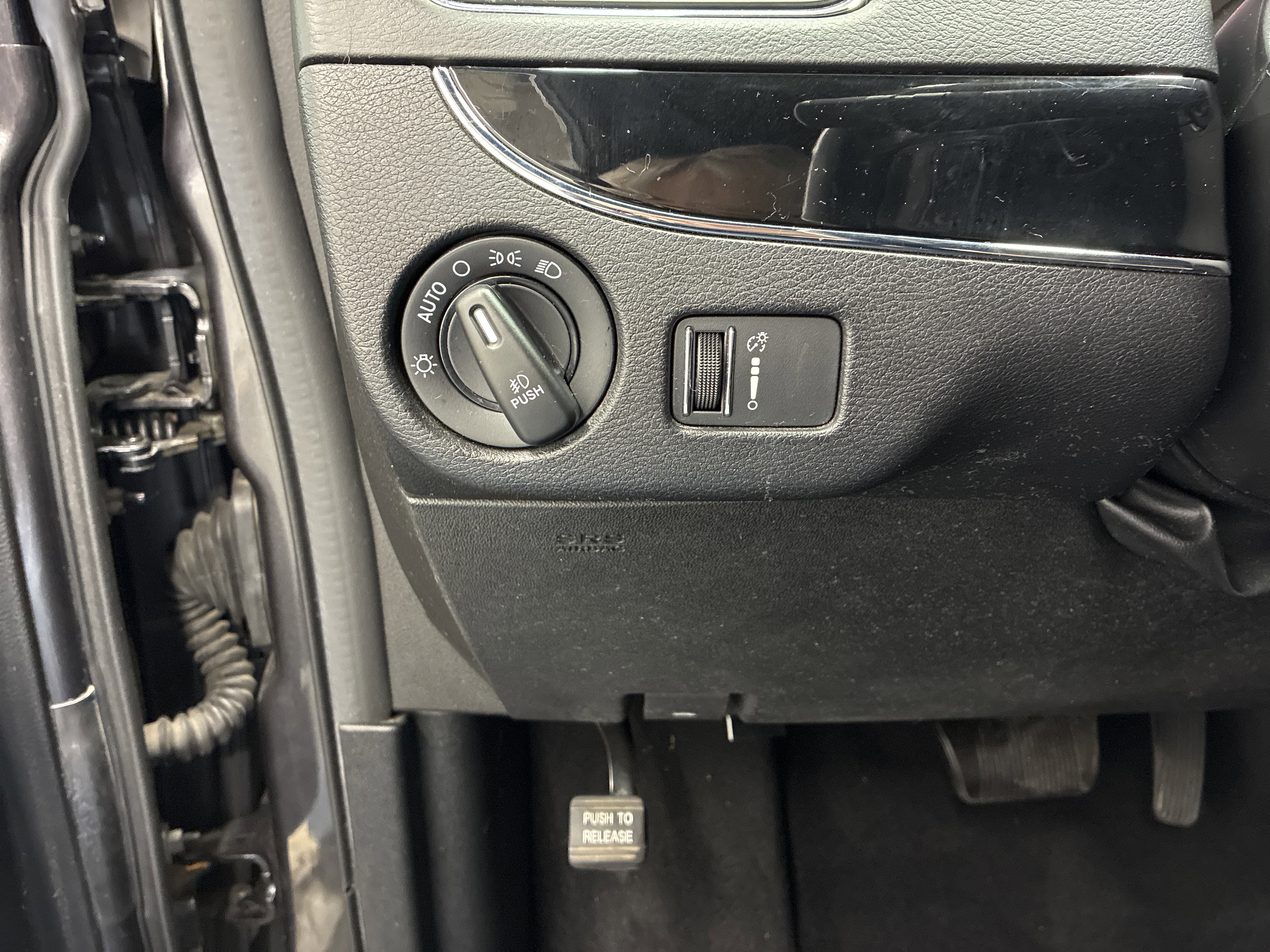 Used 2020 Dodge Grand Caravan SE FWD image 18