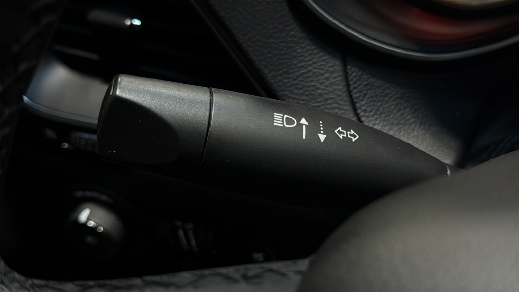 Used 2023 Jeep Cherokee Altitude Lux AWD/4WD image 38