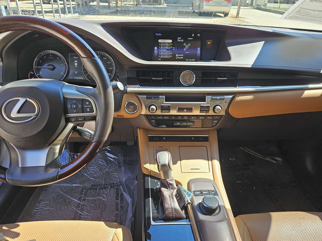 Used 2018 Lexus ES 350 w/ Premier Package FWD image 11
