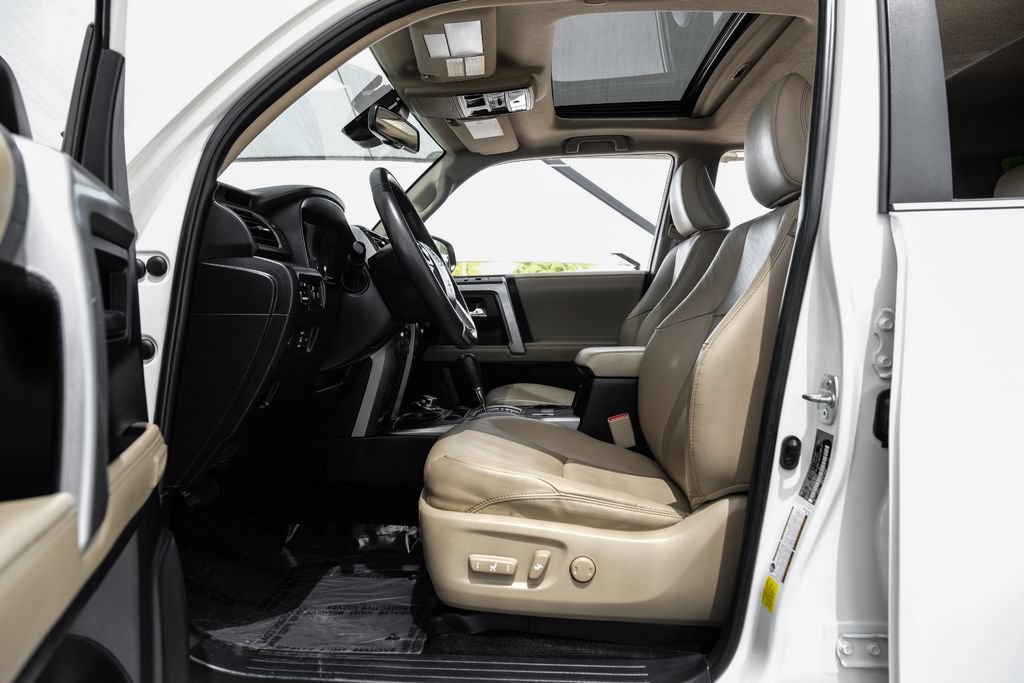 Used 2022 Toyota 4Runner Limited AWD/4WD image 3