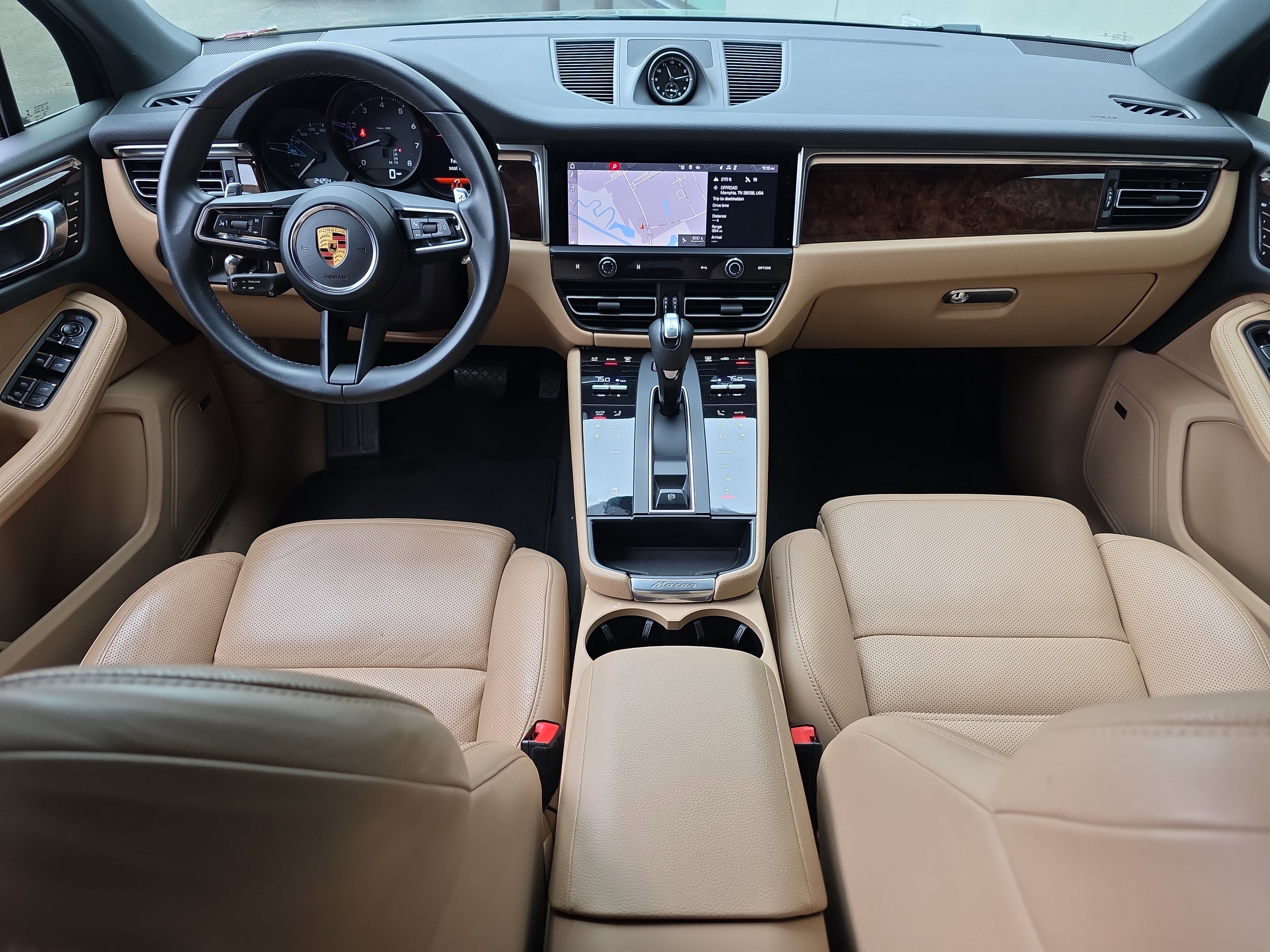 Used 2022 Porsche Macan AWD/4WD image 16