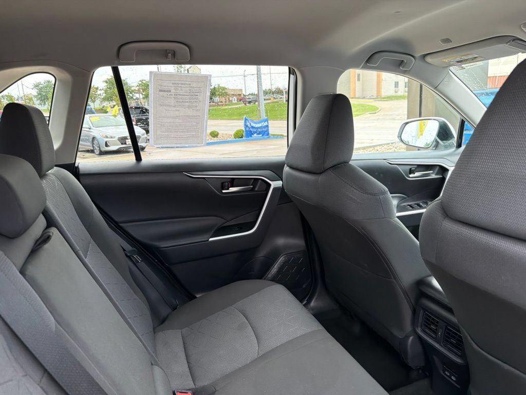Used 2025 Toyota RAV4 XLE FWD image 12