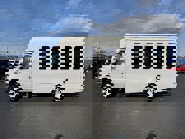 Used 2013 Ford E-350 and Econoline 350 Super Duty w/ Shuttle Bus Prep Pkg RWD image 6