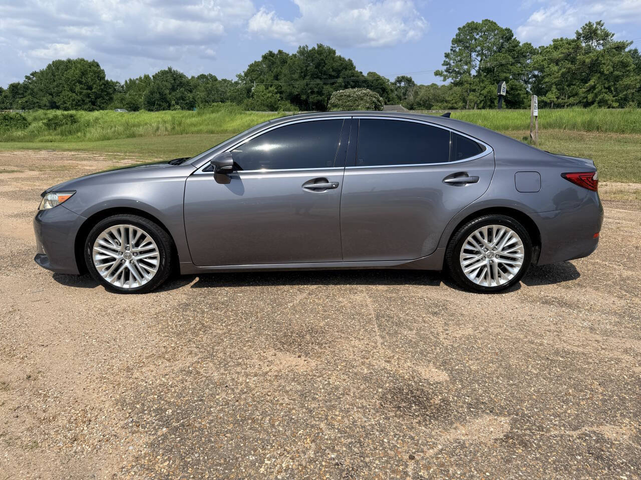 Used 2013 Lexus ES 350 FWD image 2