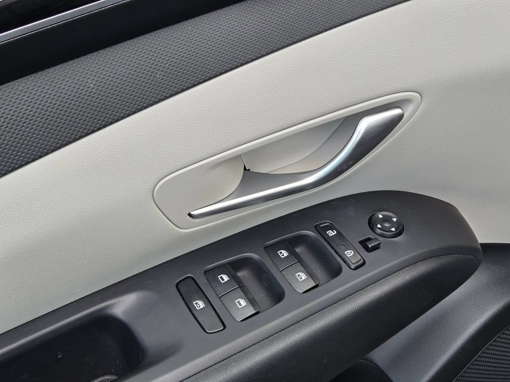 Certified 2023 Hyundai Tucson SEL FWD image 13