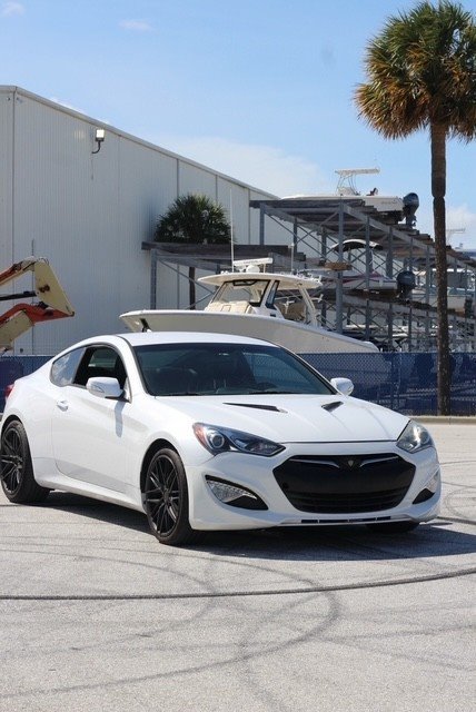 Used 2016 Hyundai Genesis Coupe 3.8 RWD image 1