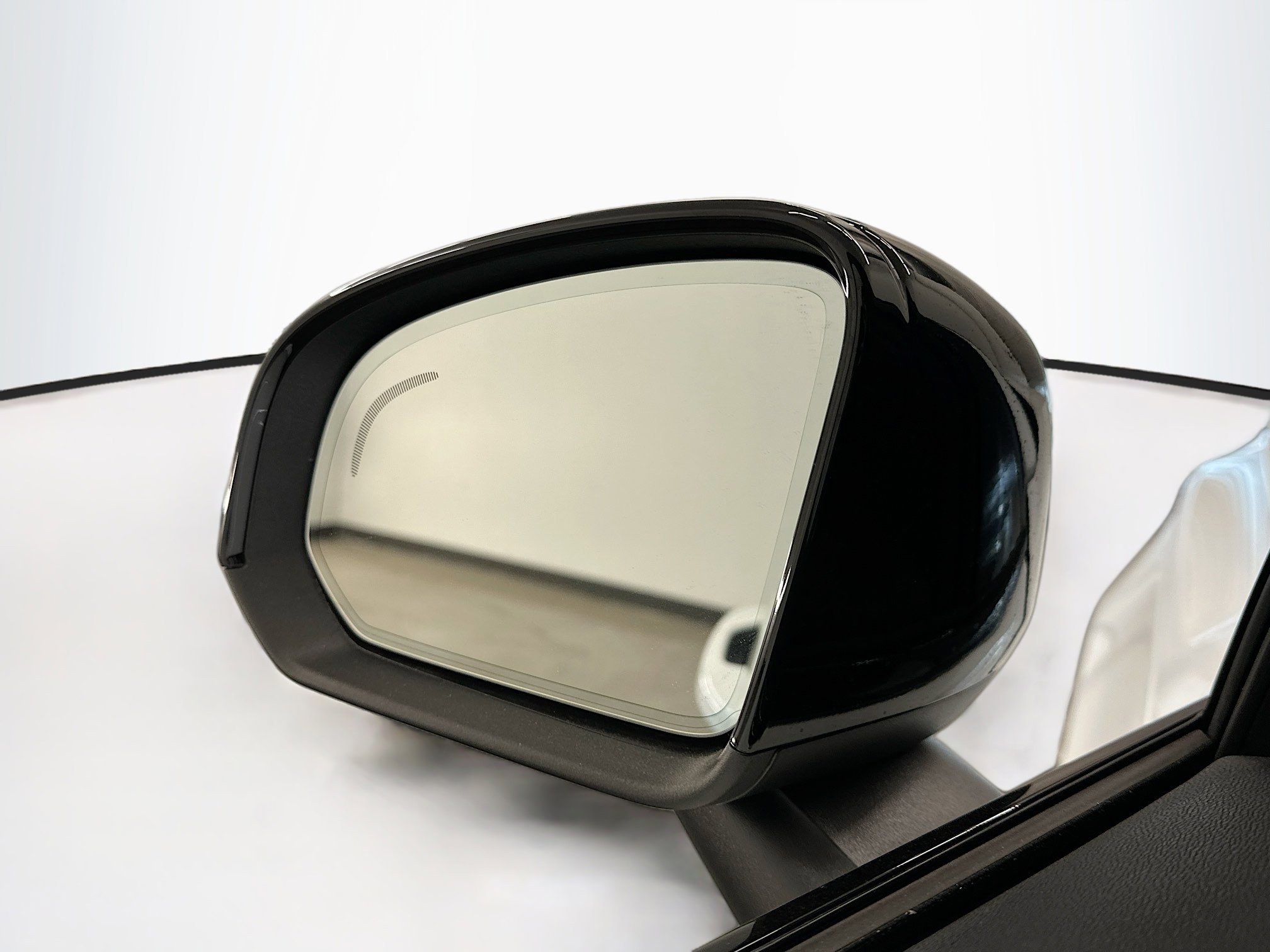 Used 2023 Volvo XC40 B5 Plus w/ Protection Package image 16