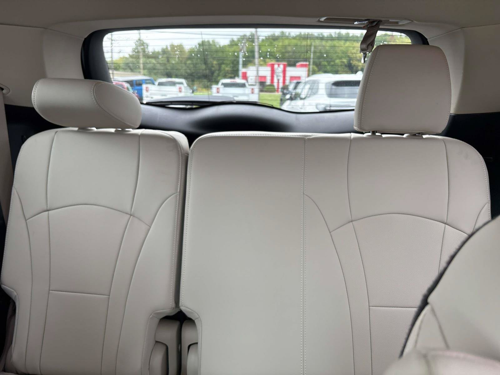 Used 2023 Buick Enclave Essence w/ Experience Buick Package FWD image 9