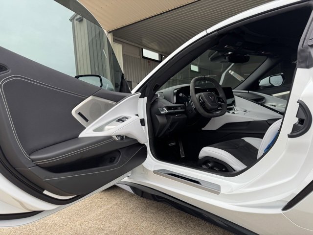 Used 2025 Chevrolet Corvette Z06 image 10