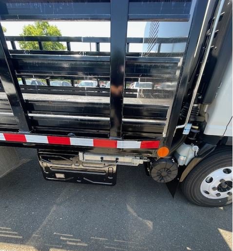Used 2023 Isuzu NPR RWD image 6