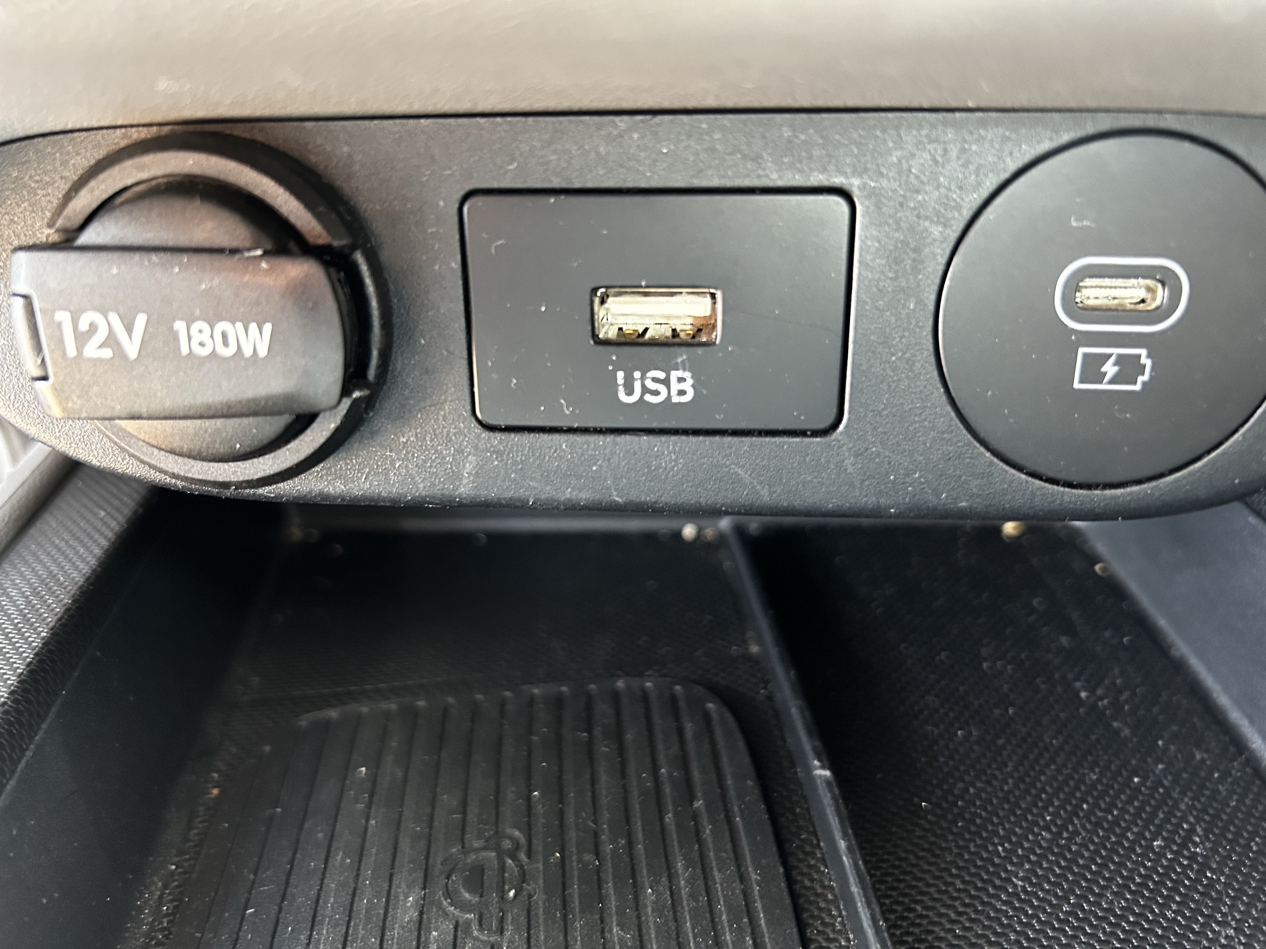 Used 2025 Hyundai Elantra SEL FWD image 31
