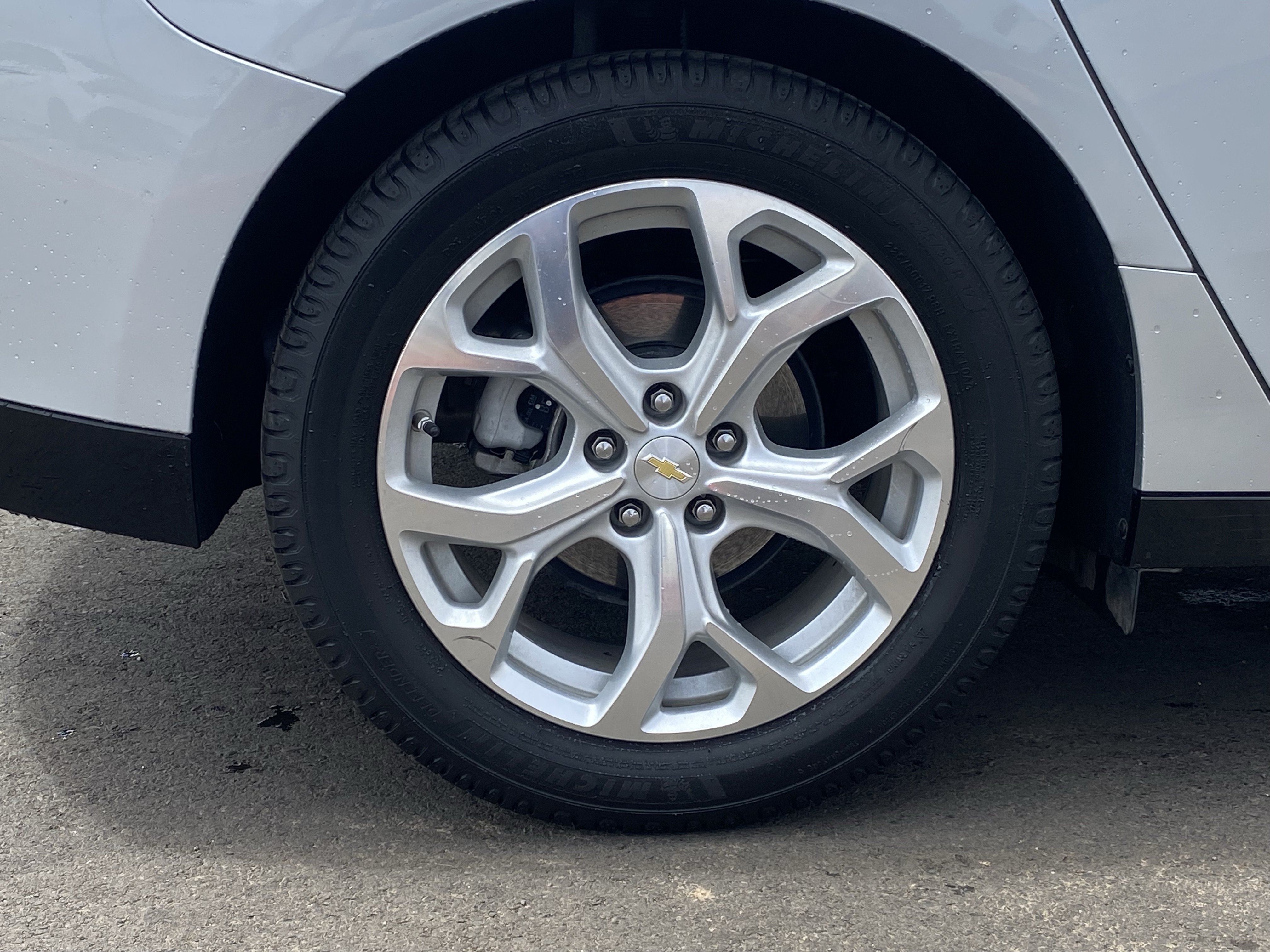 Used 2017 Chevrolet Volt Premier w/ Driver Confidence II Package FWD image 9