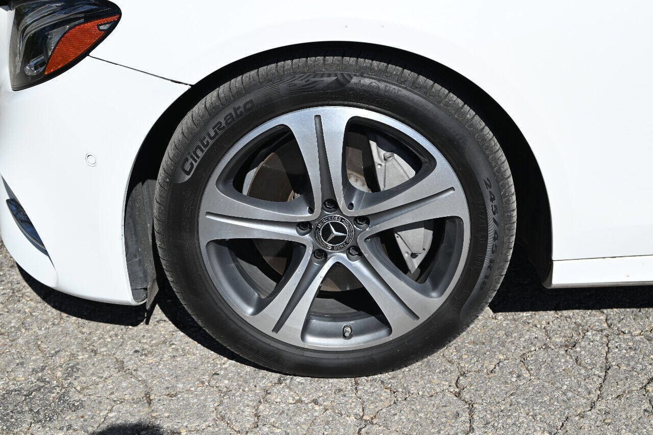 Used 2017 Mercedes-Benz E 300 image 13