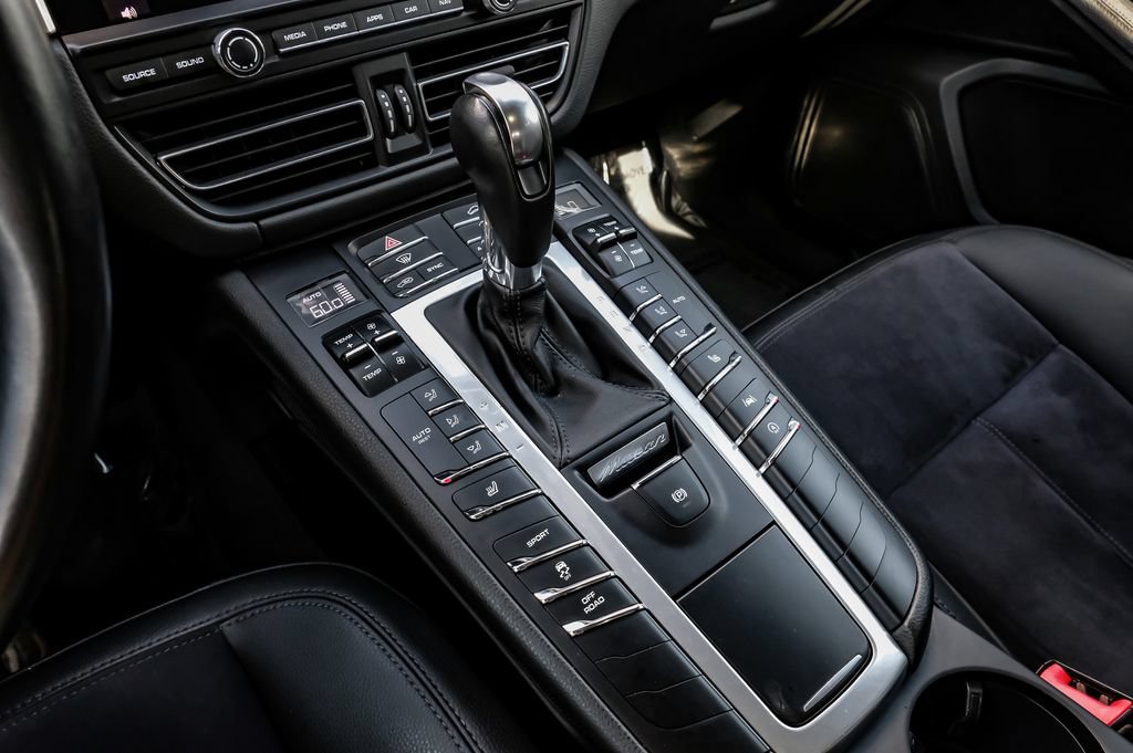 Used 2021 Porsche Macan S AWD/4WD image 24