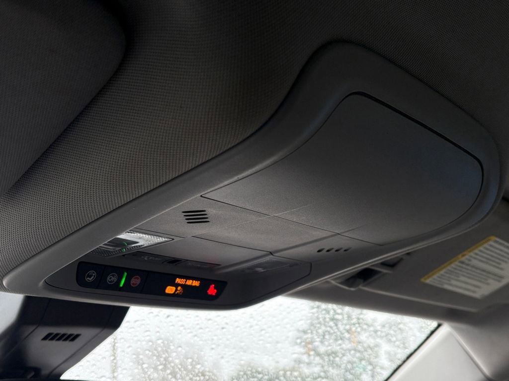 Used 2023 Chevrolet Equinox LS image 26