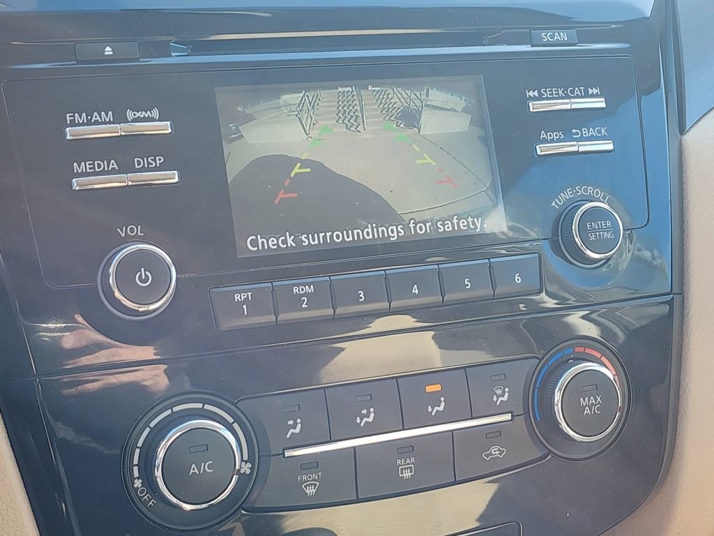 Used 2016 Nissan Rogue S w/ Appearance Package image 20