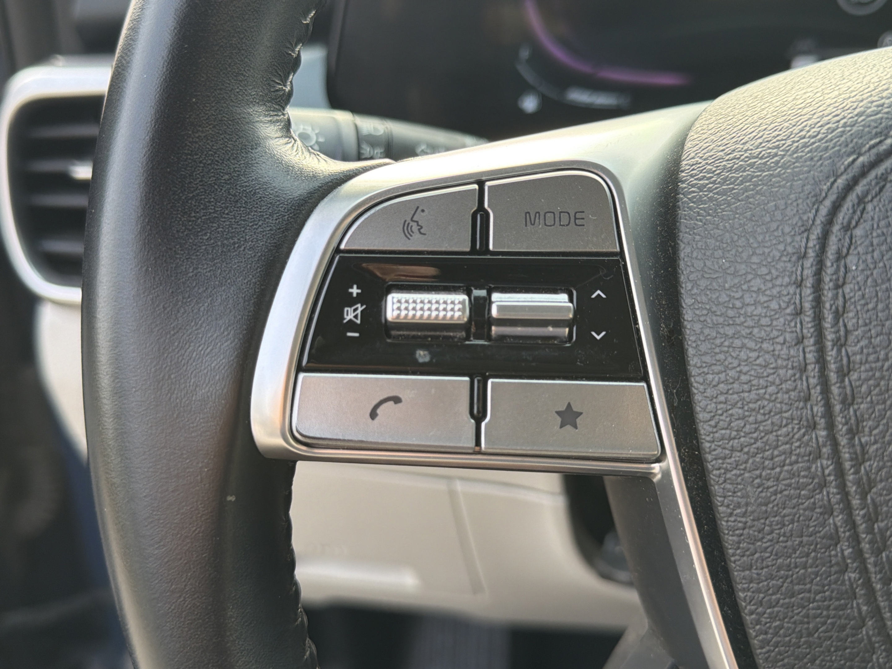 Certified 2024 Kia Telluride S w/ S Sunroof Package FWD image 22