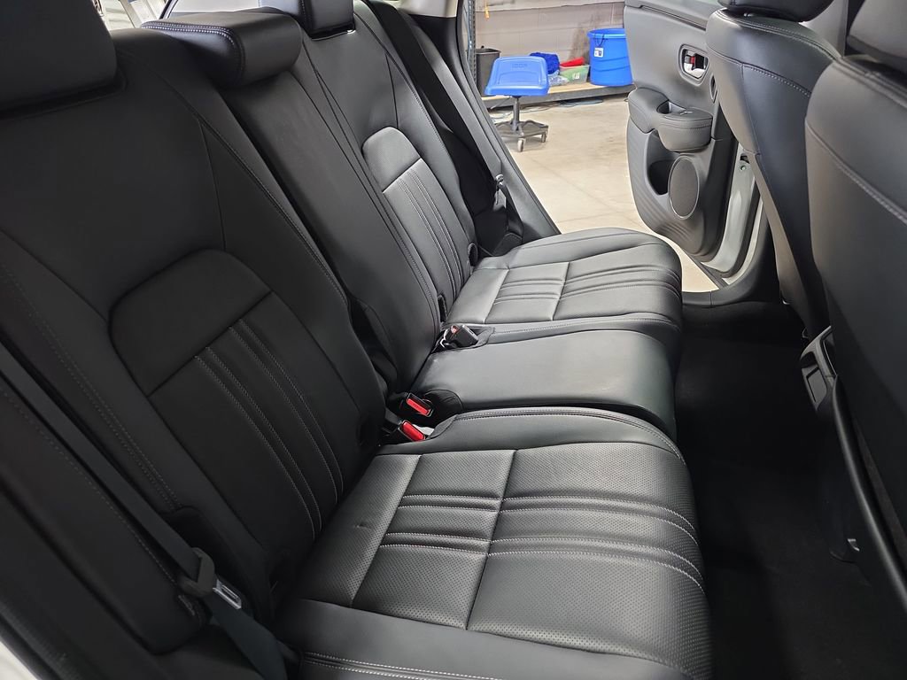 Used 2024 Honda HR-V EX-L image 11