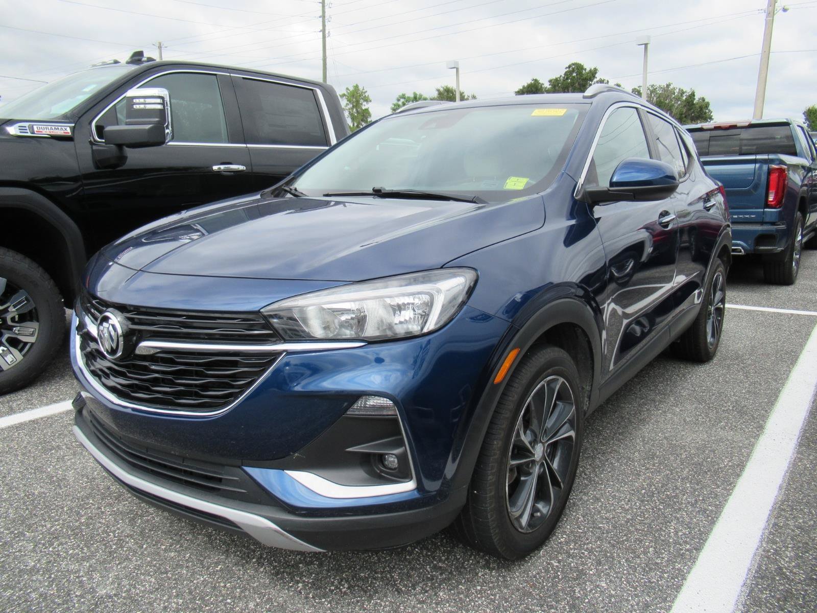 Used 2022 Buick Encore GX Select FWD image 2