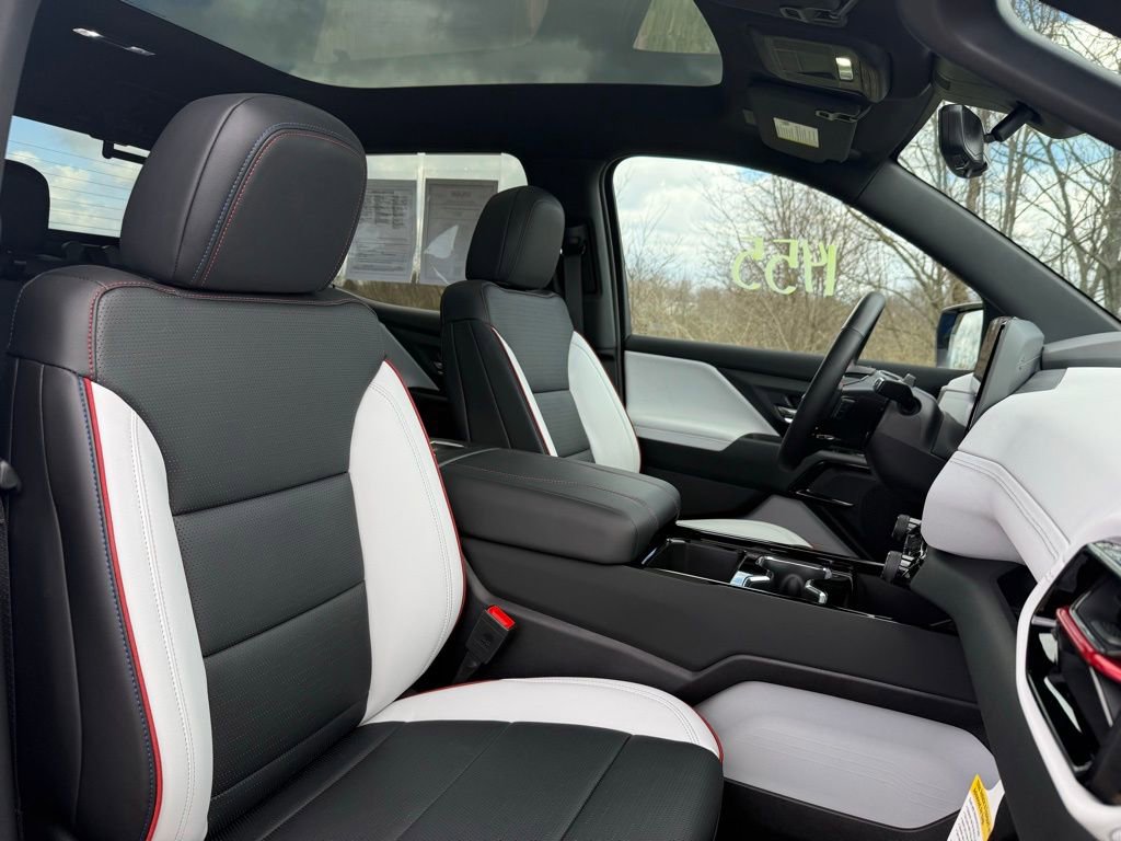 Used 2025 Chevrolet Silverado EV RST image 27