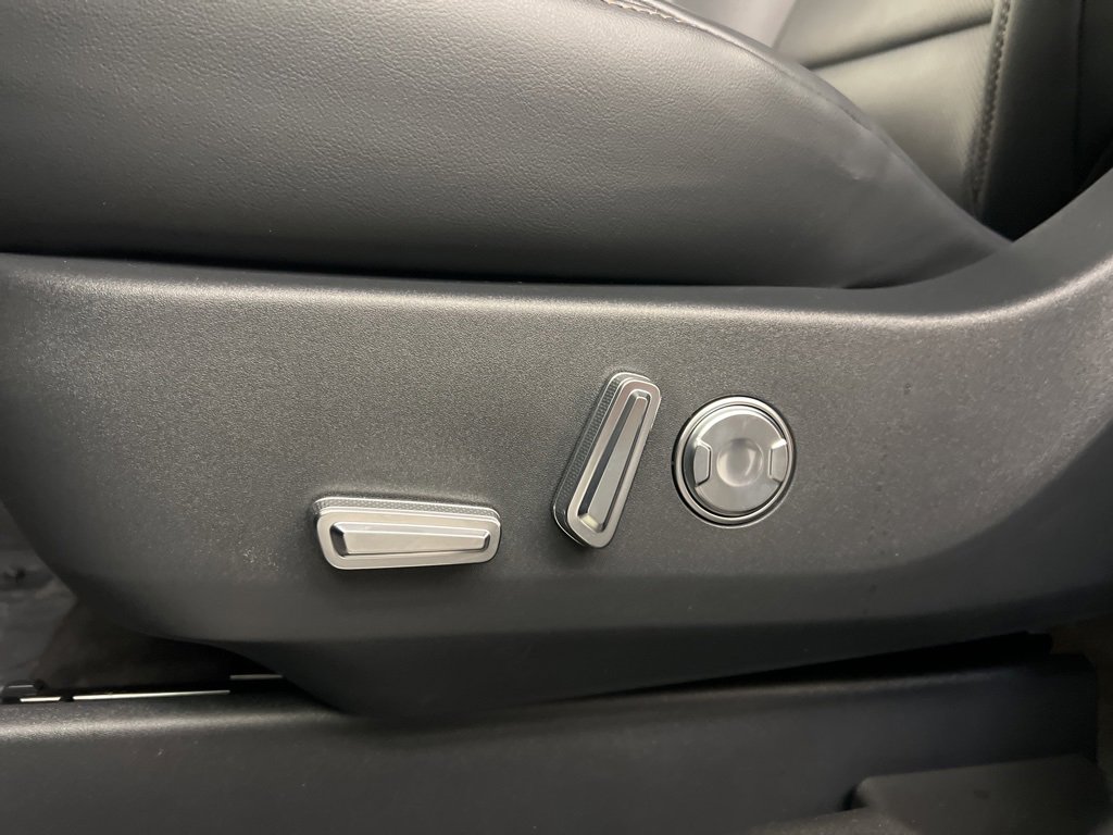 Used 2025 Lincoln Nautilus Premier w/ Equipment Group 102A image 24