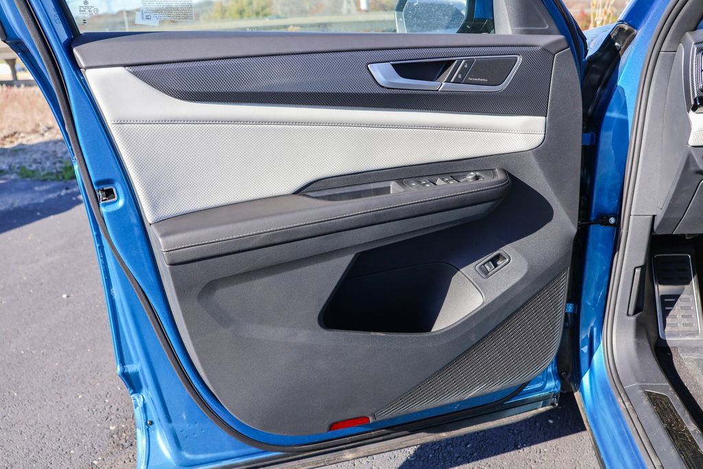 New 2025 Volkswagen Atlas Cross Sport SEL Premium R-Line image 32