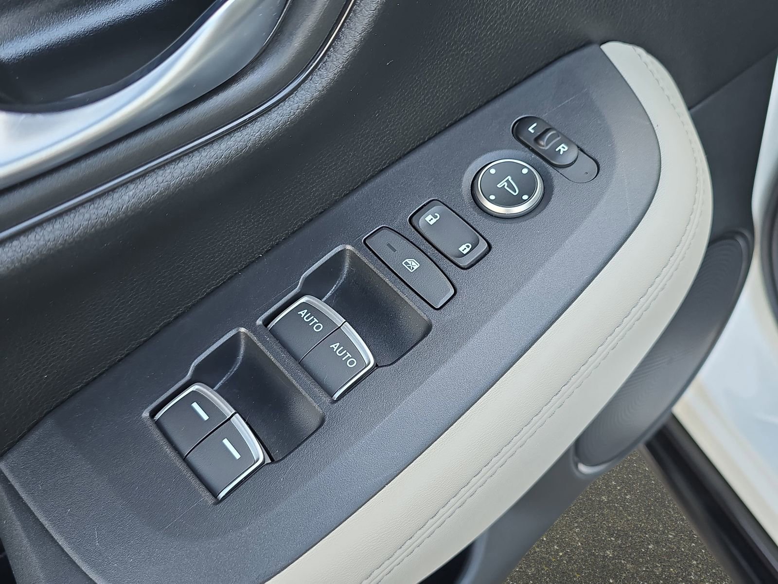 Certified 2024 Honda HR-V EX-L image 25