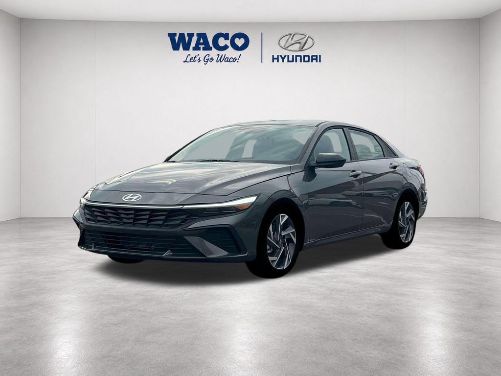 Used 2025 Hyundai Elantra Sport FWD image 4
