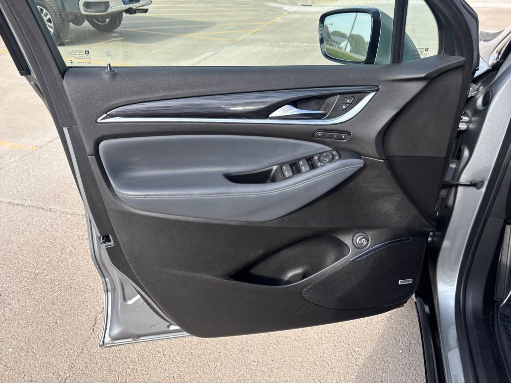 Used 2024 Buick Enclave Premium image 12