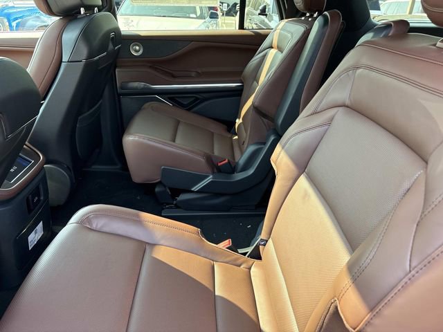 New 2026 Lincoln Navigator L Reserve AWD/4WD image 18