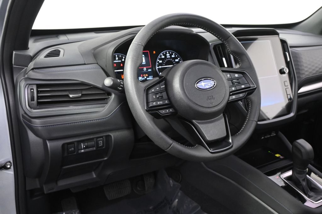 Used 2025 Subaru Forester Premium AWD/4WD image 12