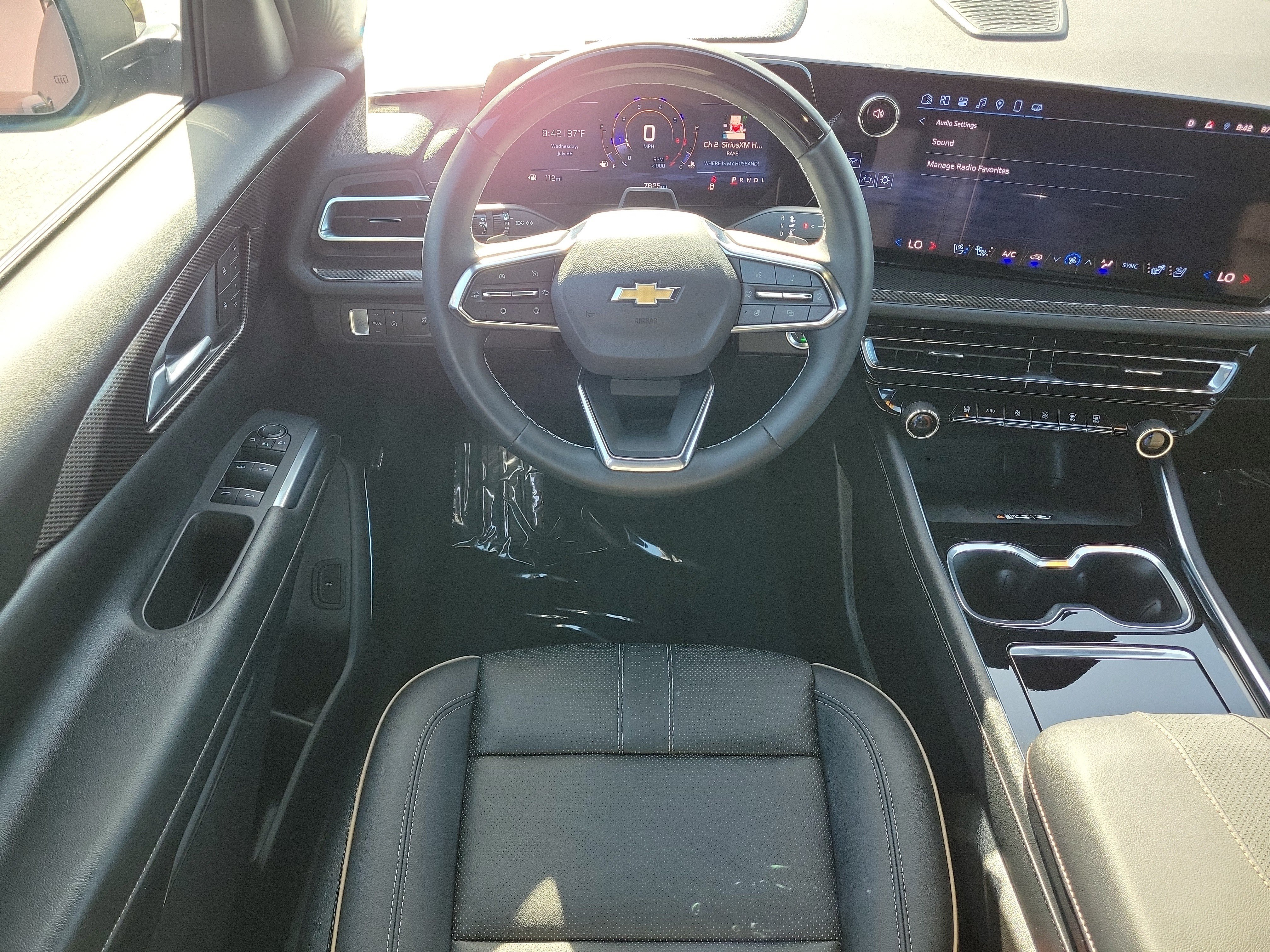 Used 2025 Chevrolet Traverse High Country w/ LPO, Floor Liner Package FWD image 15