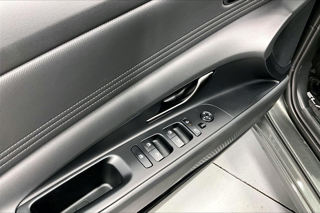 New 2026 Hyundai Elantra SEL Sport FWD image 18