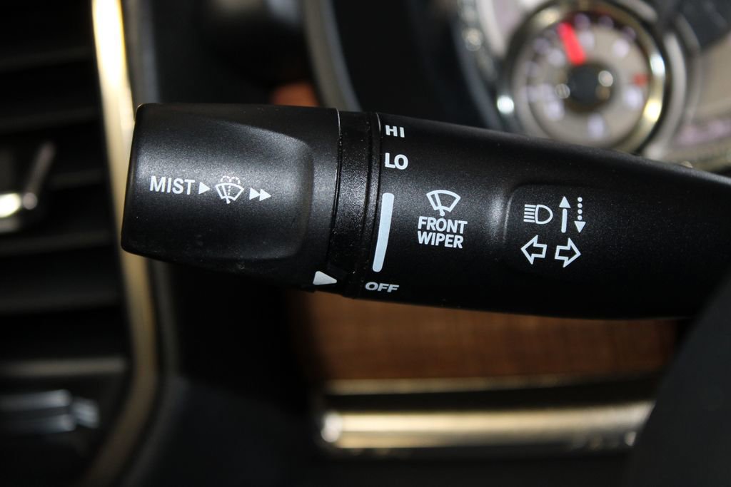 Used 2022 RAM 1500 Limited w/ Body-Colour Bumper Group AWD/4WD image 41