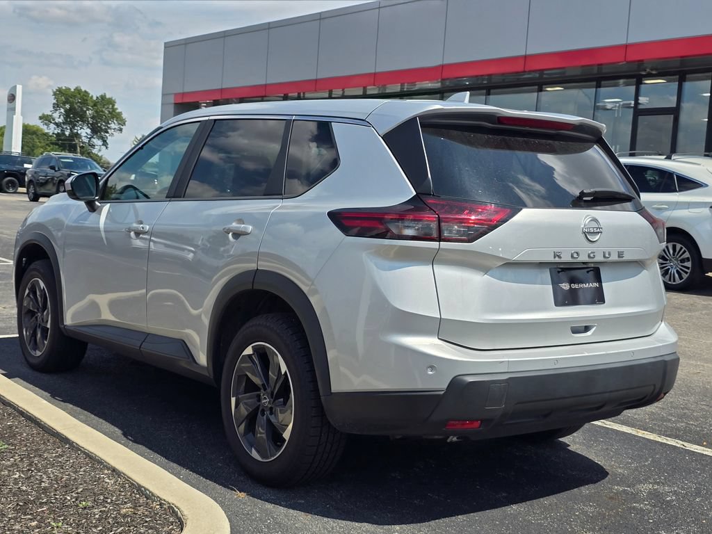 Used 2025 Nissan Rogue SV FWD image 5