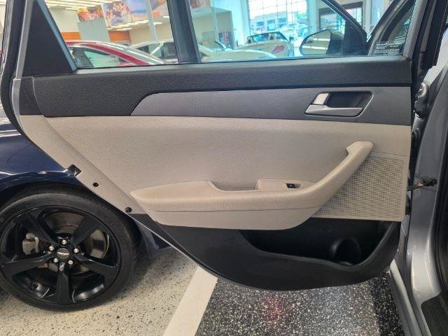 Used 2017 Hyundai Sonata SE FWD image 25
