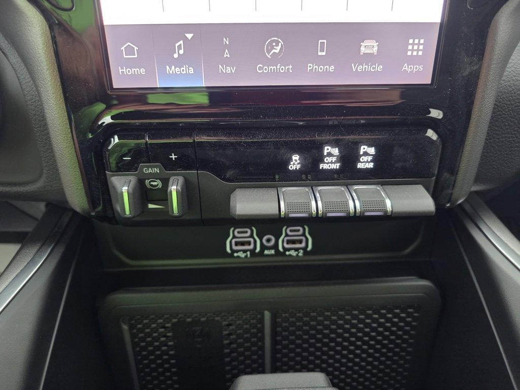 New 2026 RAM 1500 4x4 Crew Cab image 15