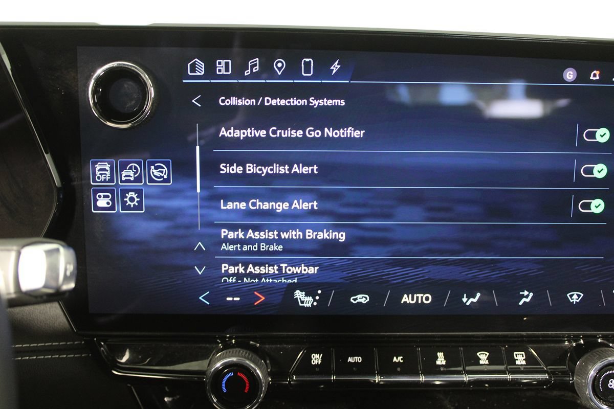 Used 2024 Chevrolet Blazer EV LT AWD/4WD image 22