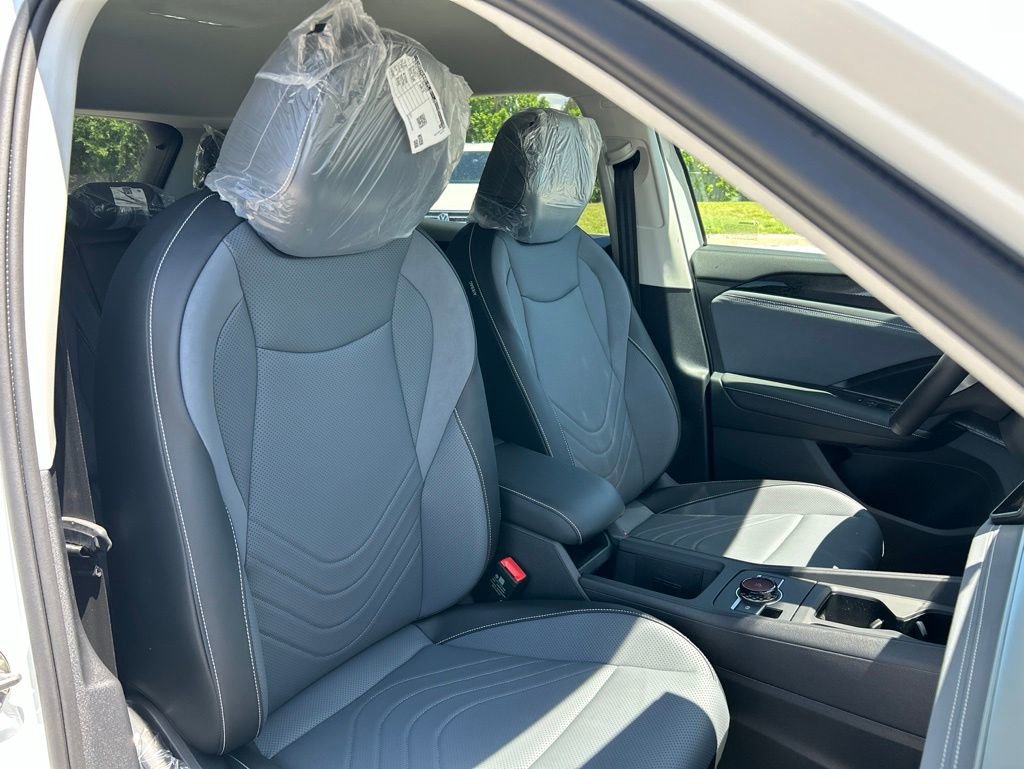 New 2026 Volkswagen Tiguan SE FWD image 44