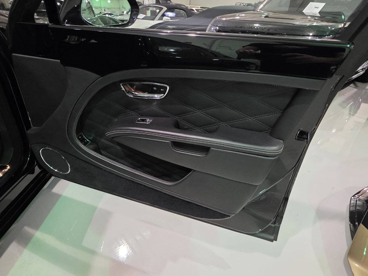 Used 2017 Bentley Mulsanne RWD image 49
