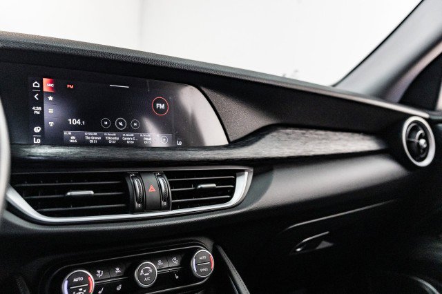 Used 2021 Alfa Romeo Stelvio Sprint w/ Nero Edizione image 14